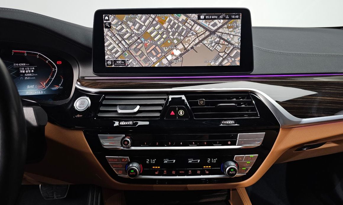 BMW 5-Series 2022