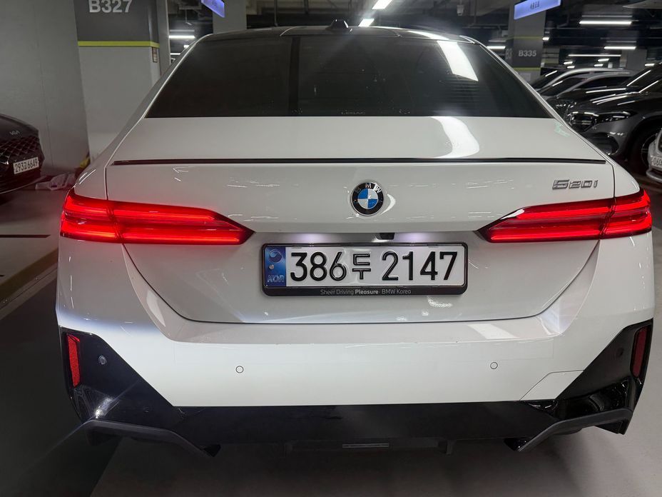 BMW 5-Series 2024