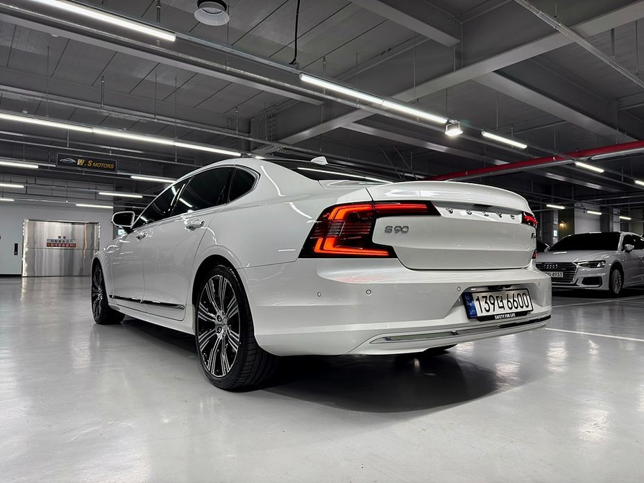 Volvo S90 2023