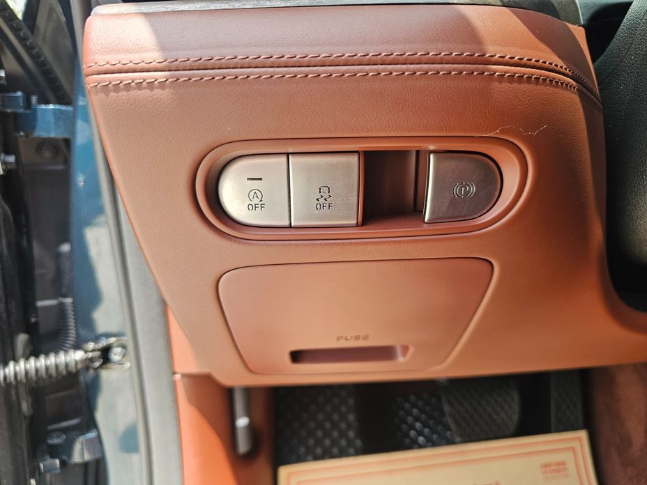 Genesis G90 2023
