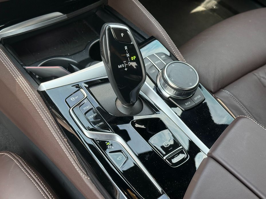 BMW 5-Series 2023