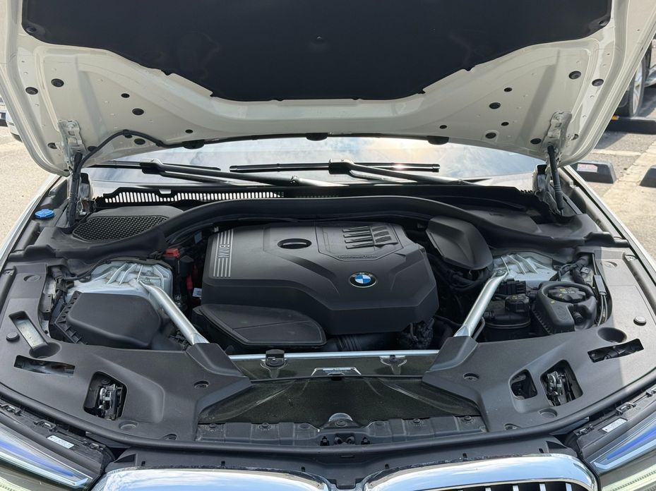 BMW 5-Series 2023