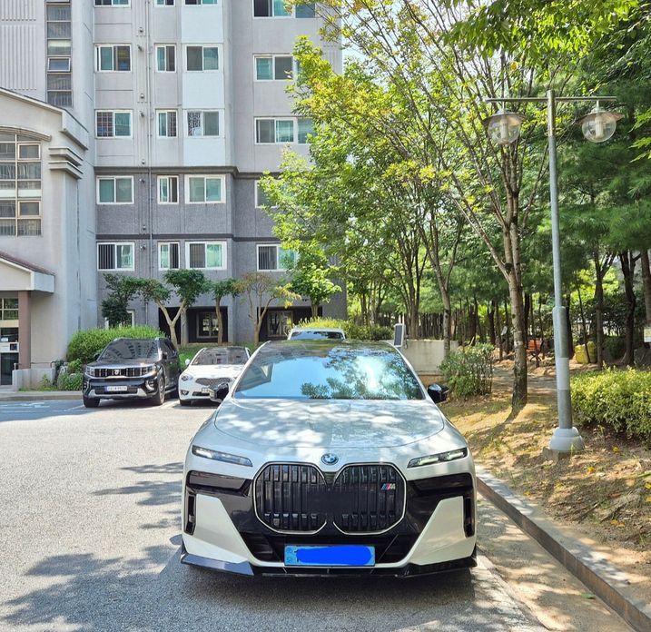 BMW i7 2023