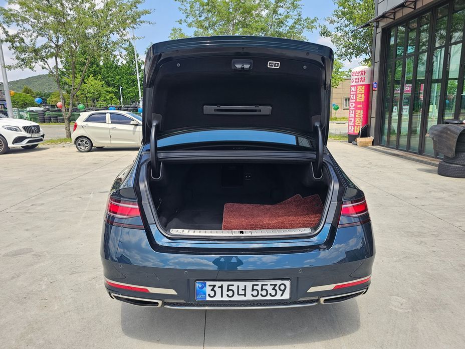 Genesis G90 2023