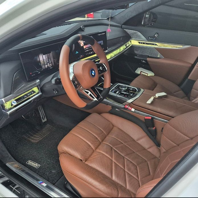 BMW i7 2023