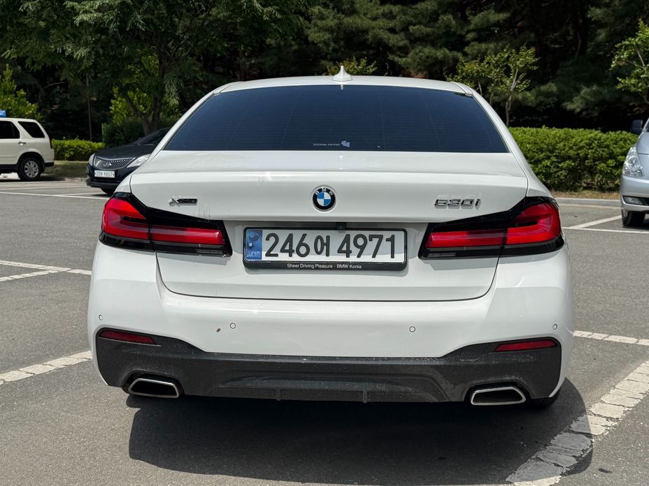 BMW 5-Series 2023