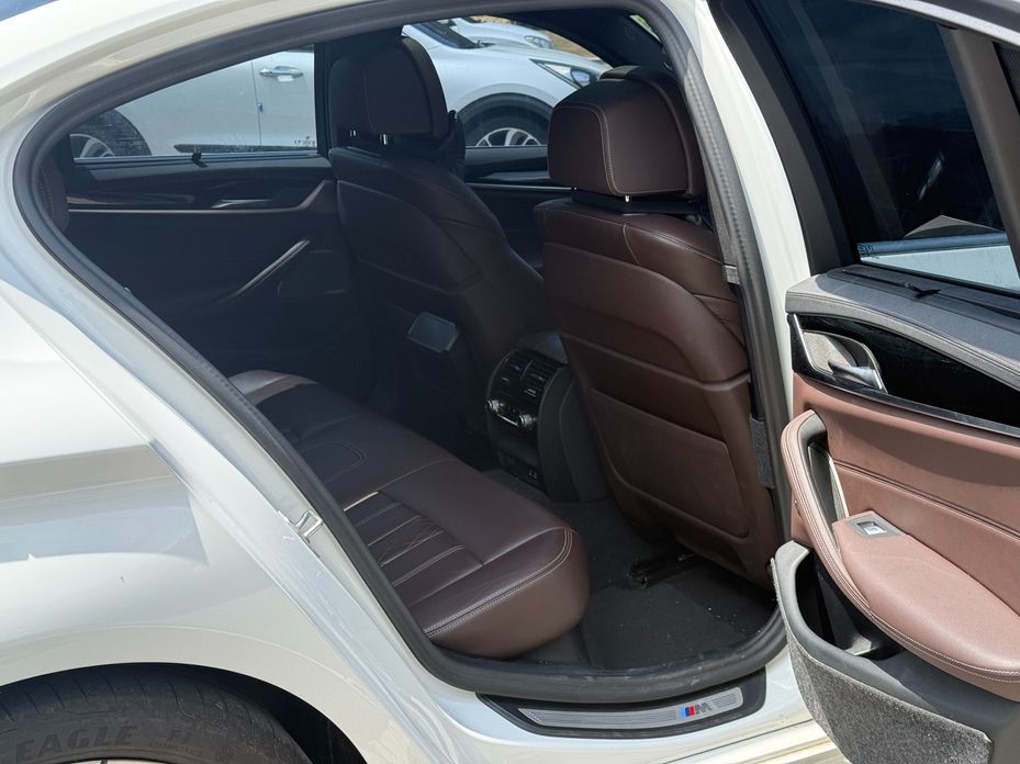 BMW 5-Series 2023