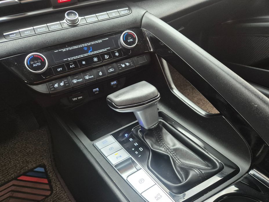 Hyundai AVANTE 2021
