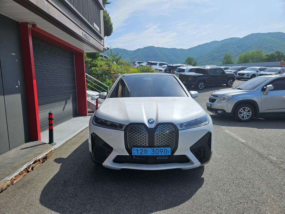 BMW iX 2023