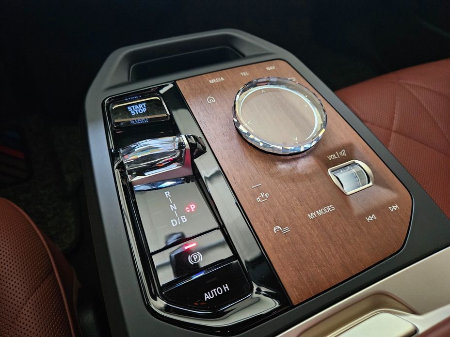 BMW iX 2023