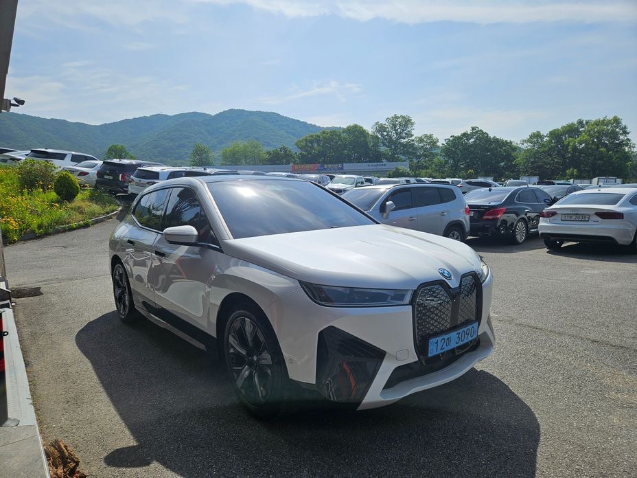 BMW iX 2023