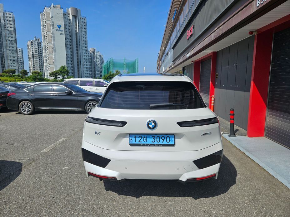 BMW iX 2023