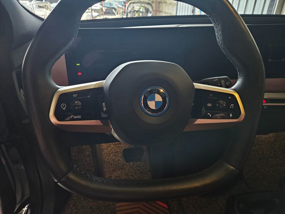 BMW iX 2023