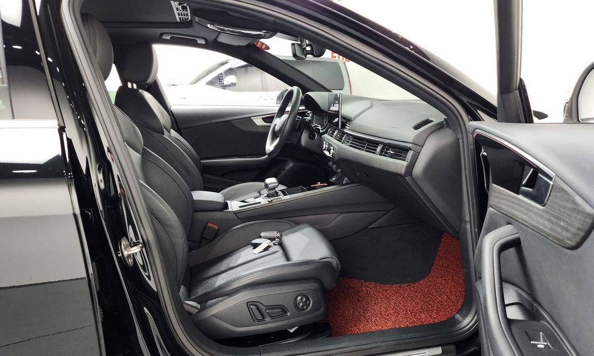 Audi A4 2023