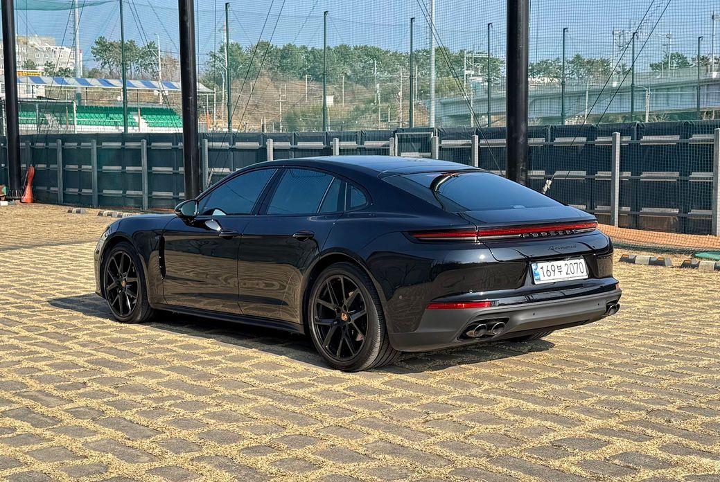 Porsche Panamera 2024