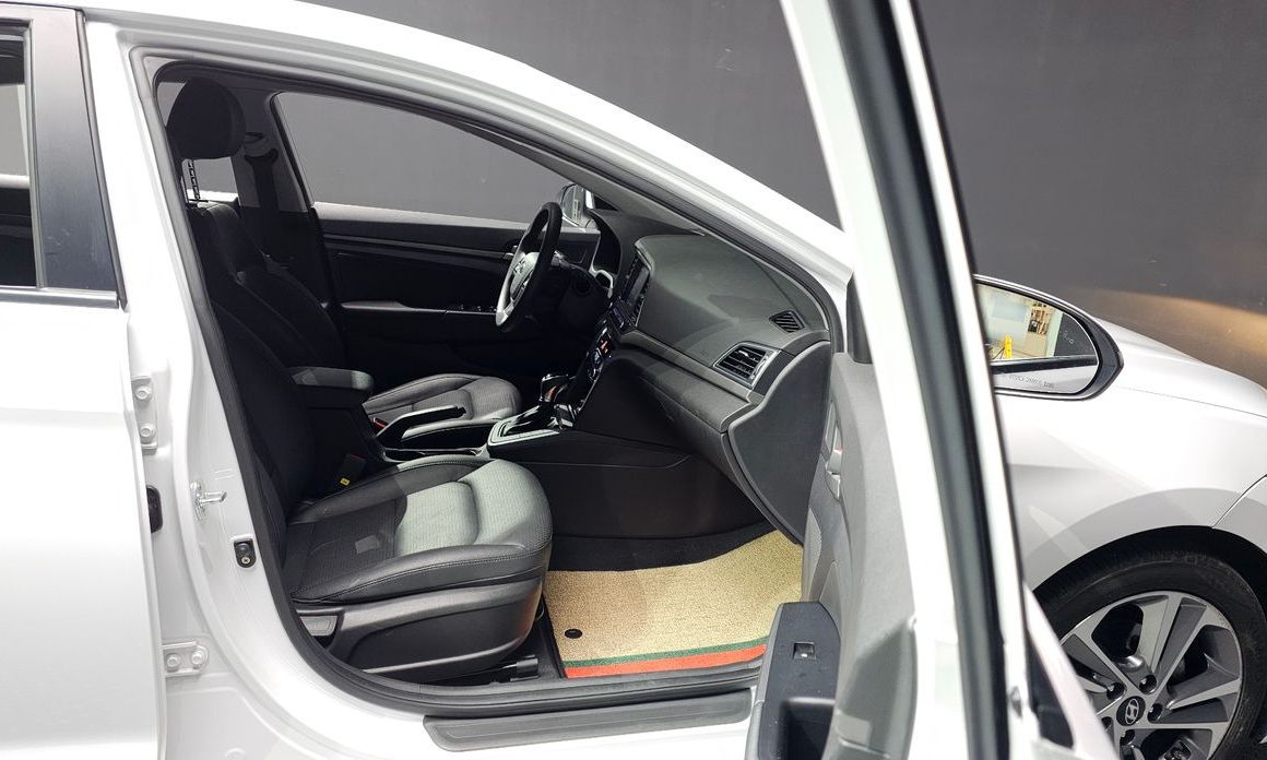 Hyundai AVANTE 2018
