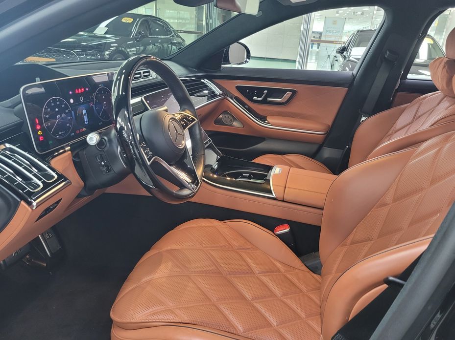 Mercedes-Benz S-Class 2024
