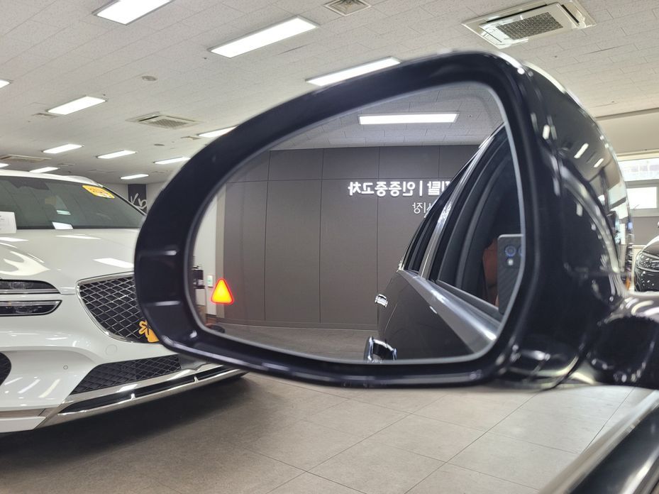 Mercedes-Benz S-Class 2024