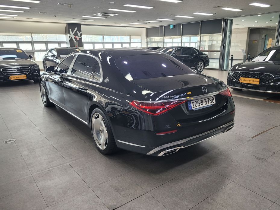 Mercedes-Benz S-Class 2024