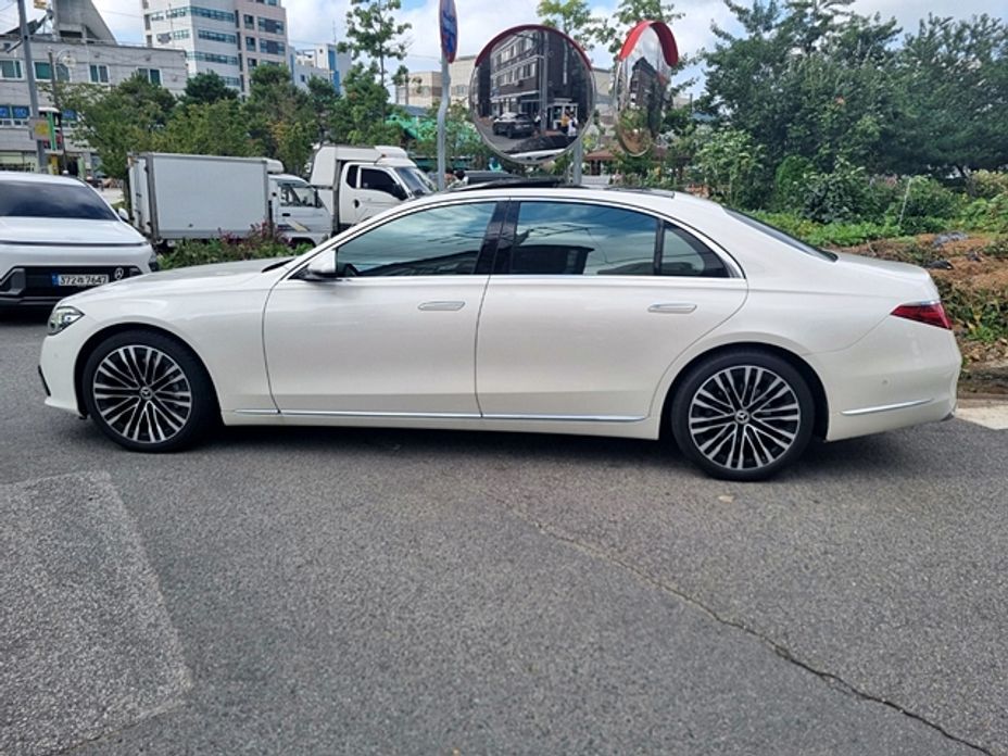 Mercedes-Benz S-Class 2023