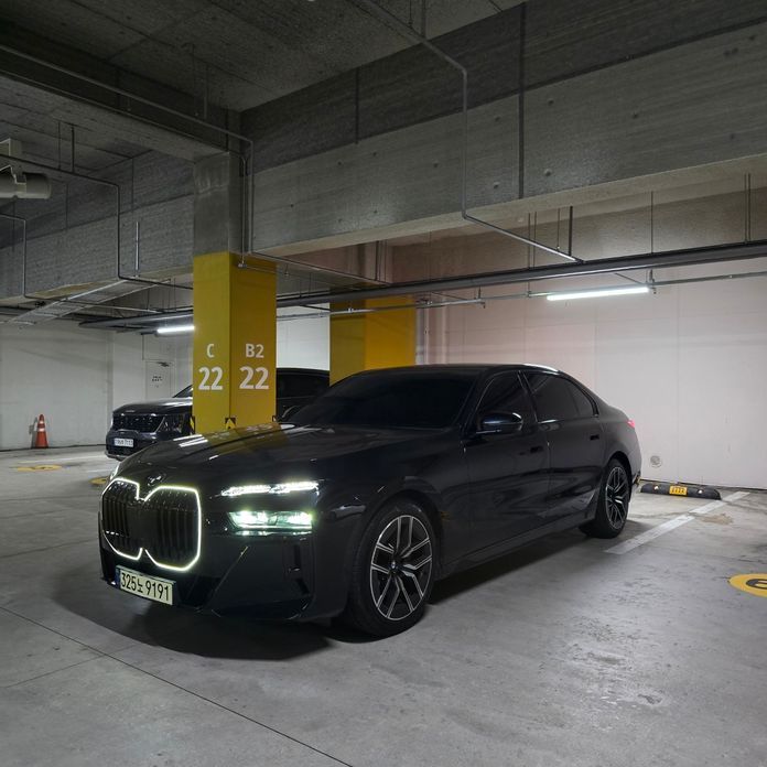BMW 7-Series 2023