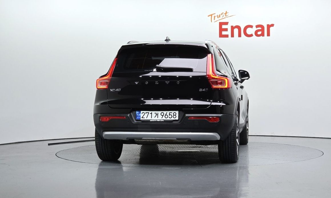 Volvo XC40 2023