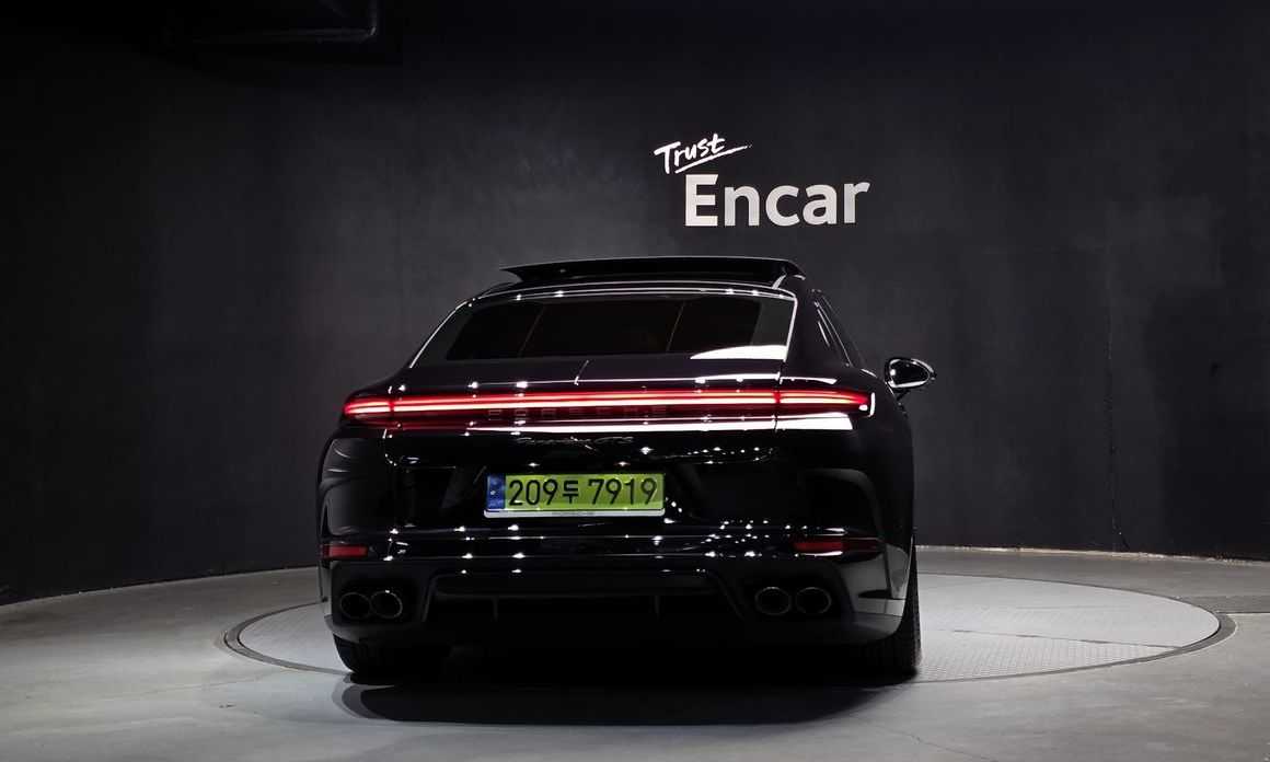 Porsche Panamera 2025