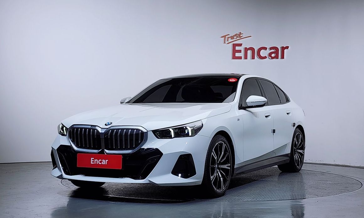 BMW 5-Series 2024