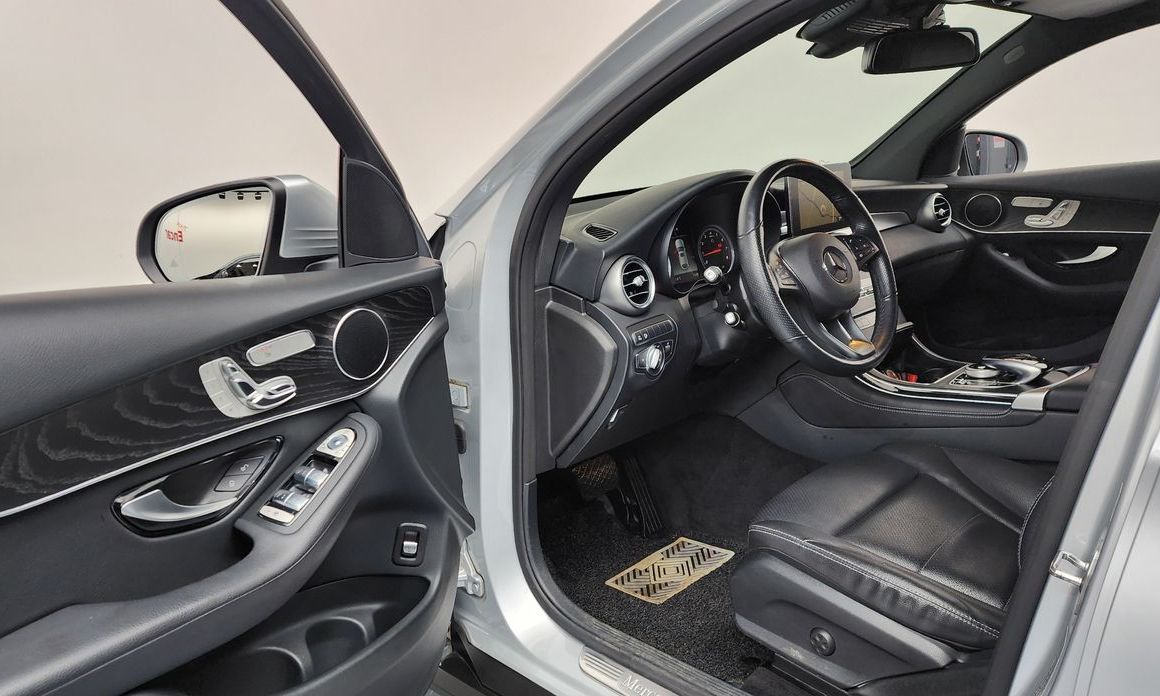 Mercedes-Benz GLC-Class 2019