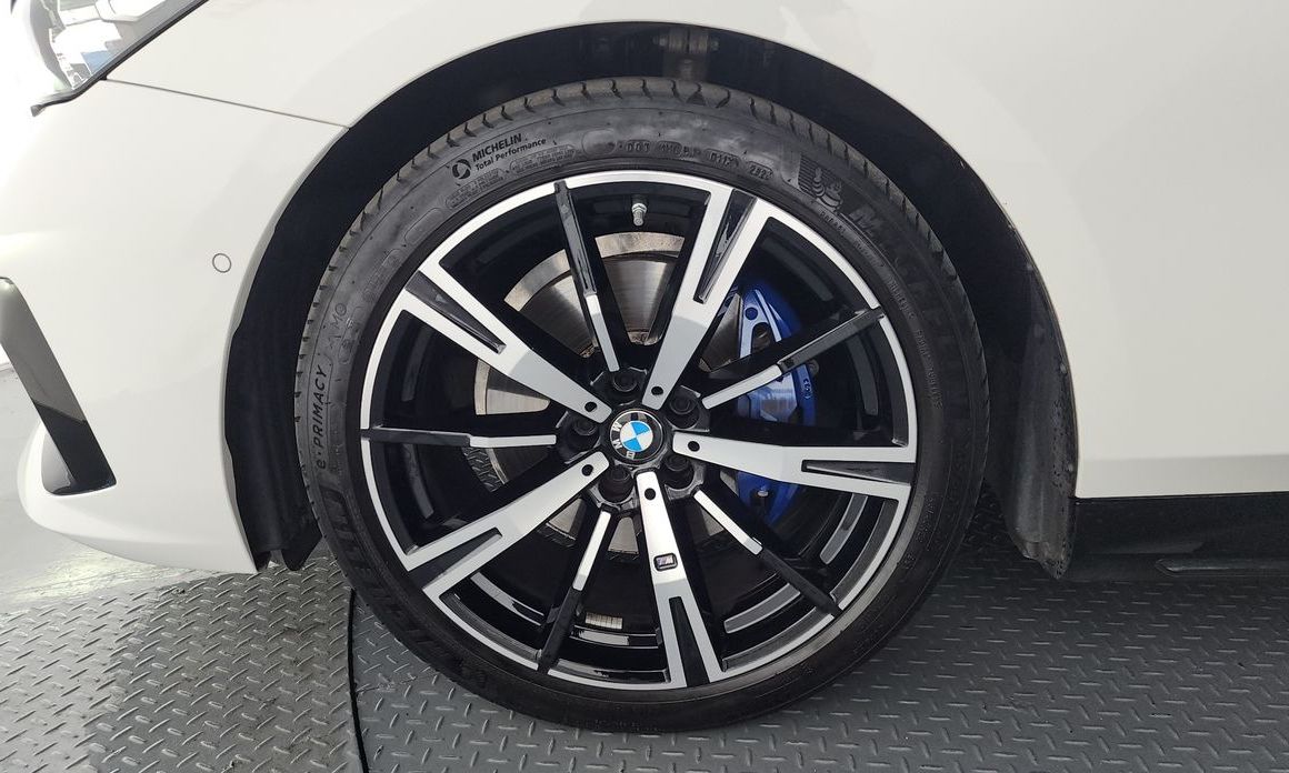 BMW 5-Series 2024