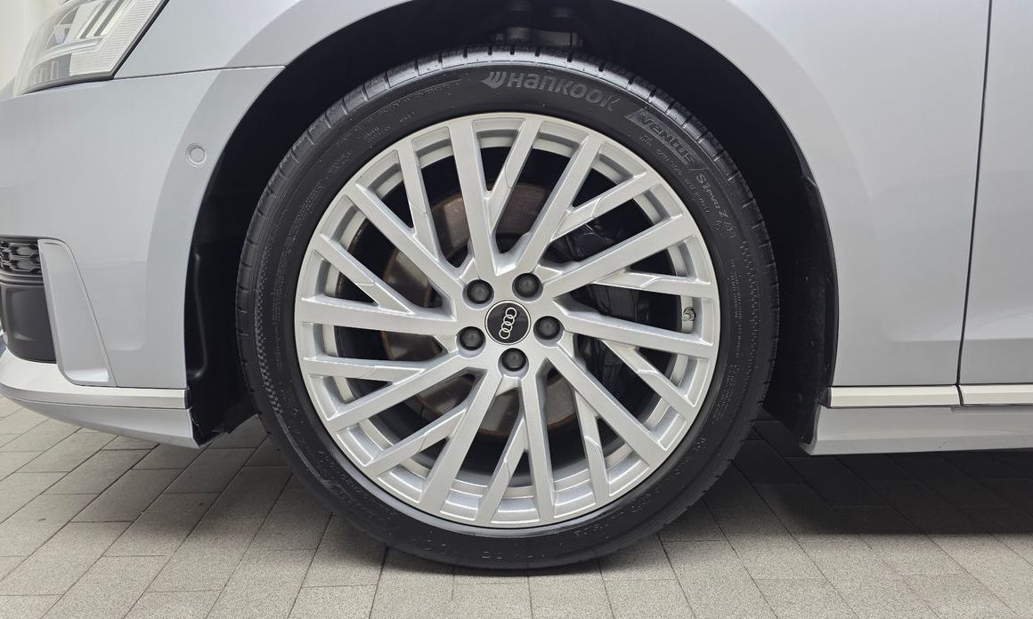 Audi A8 2021