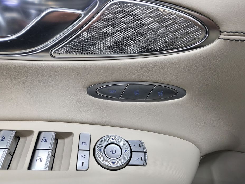 Genesis GV70 2023
