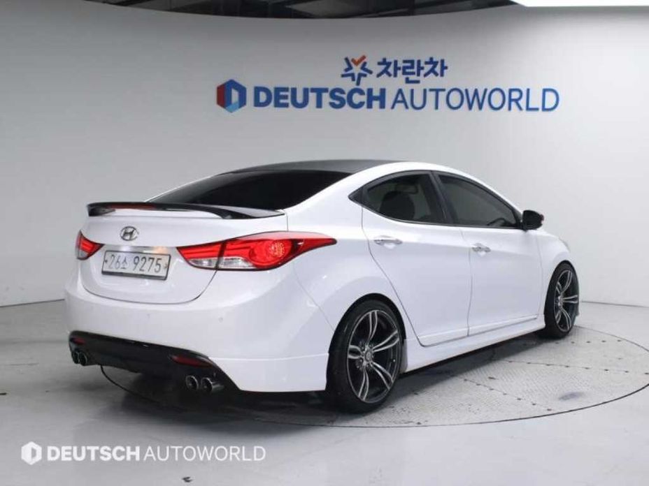 Hyundai AVANTE 2013