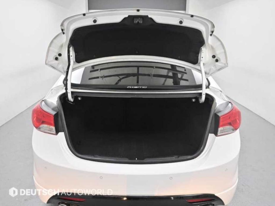 Hyundai AVANTE 2013