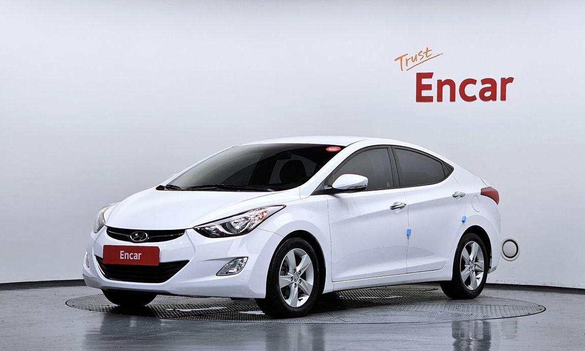 Hyundai AVANTE 2012