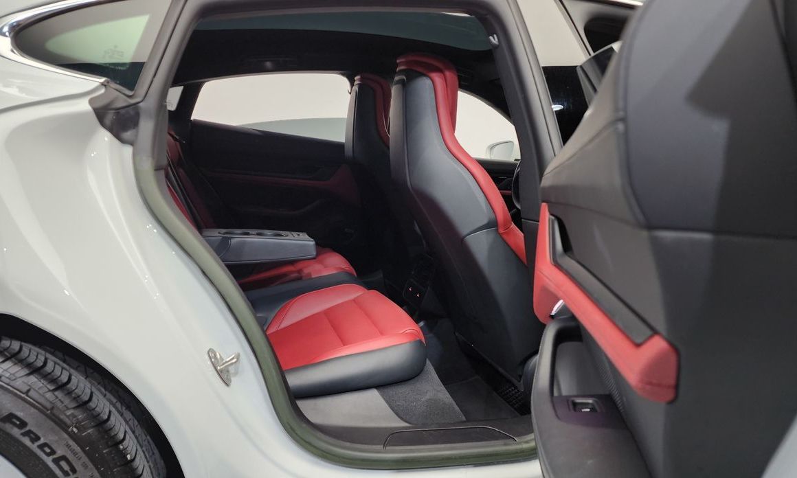 Porsche Taycan 2023
