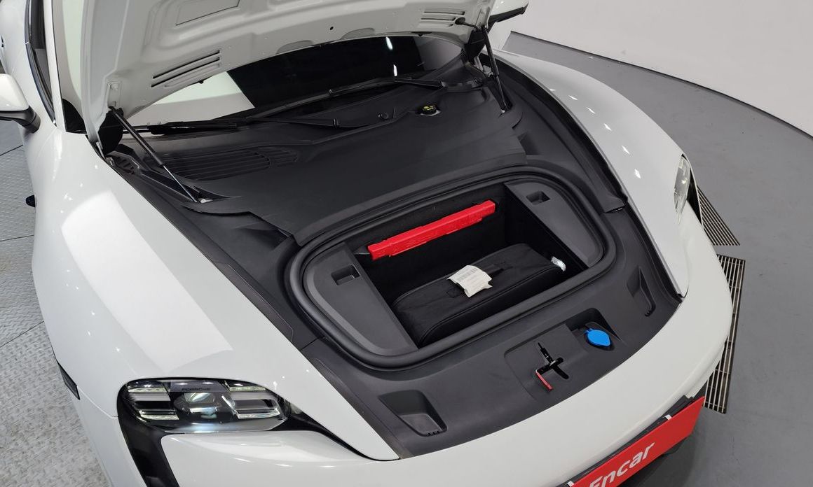 Porsche Taycan 2023