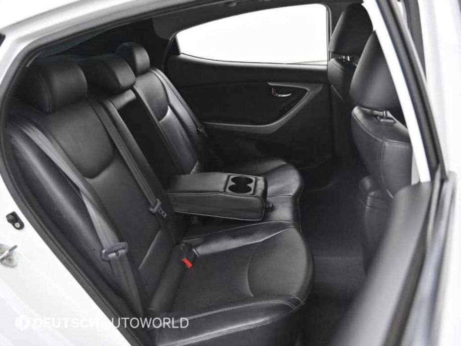Hyundai AVANTE 2013