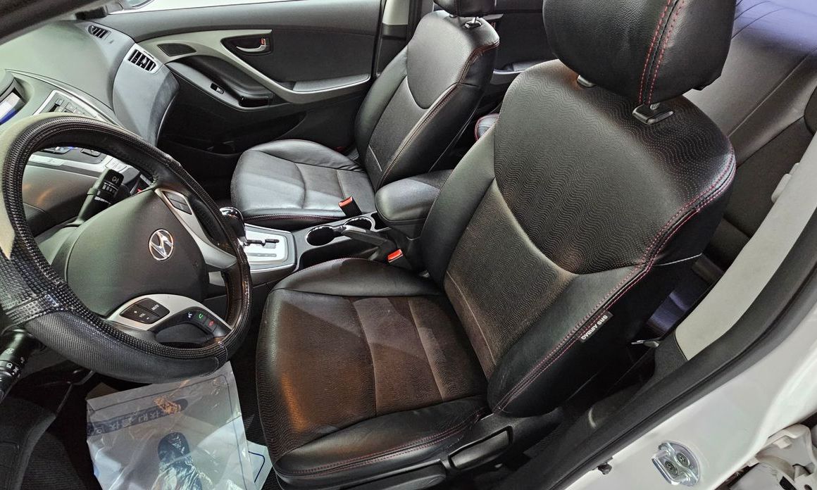 Hyundai AVANTE 2012
