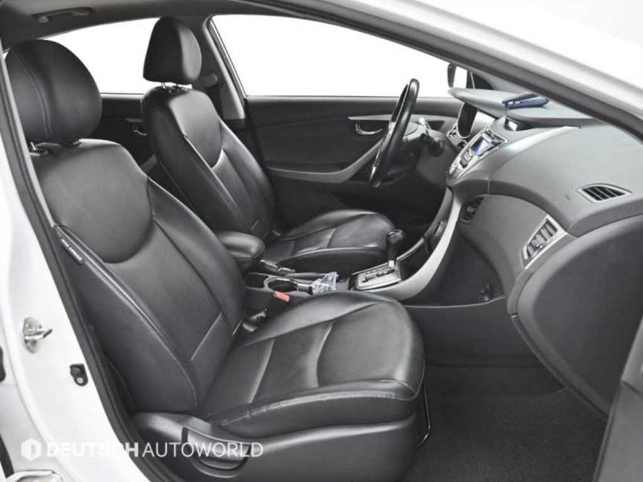 Hyundai AVANTE 2013