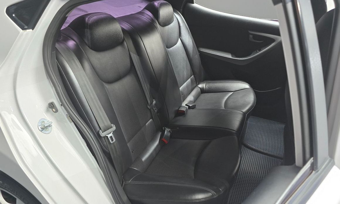 Hyundai AVANTE 2013