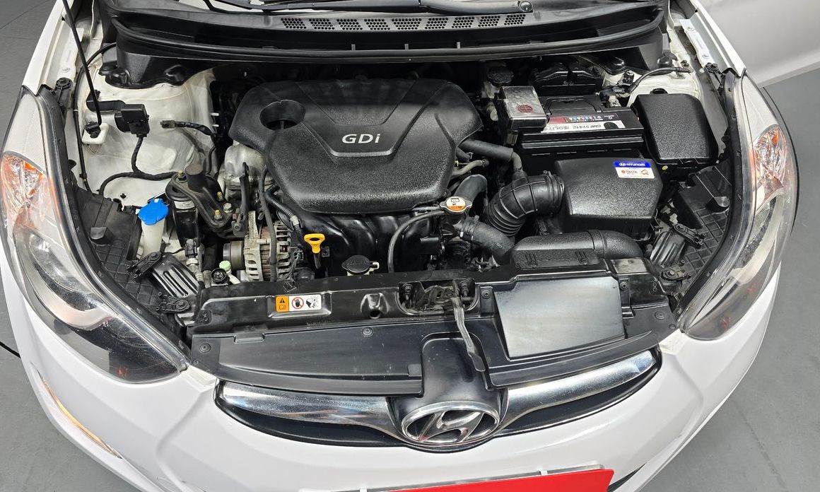 Hyundai AVANTE 2013