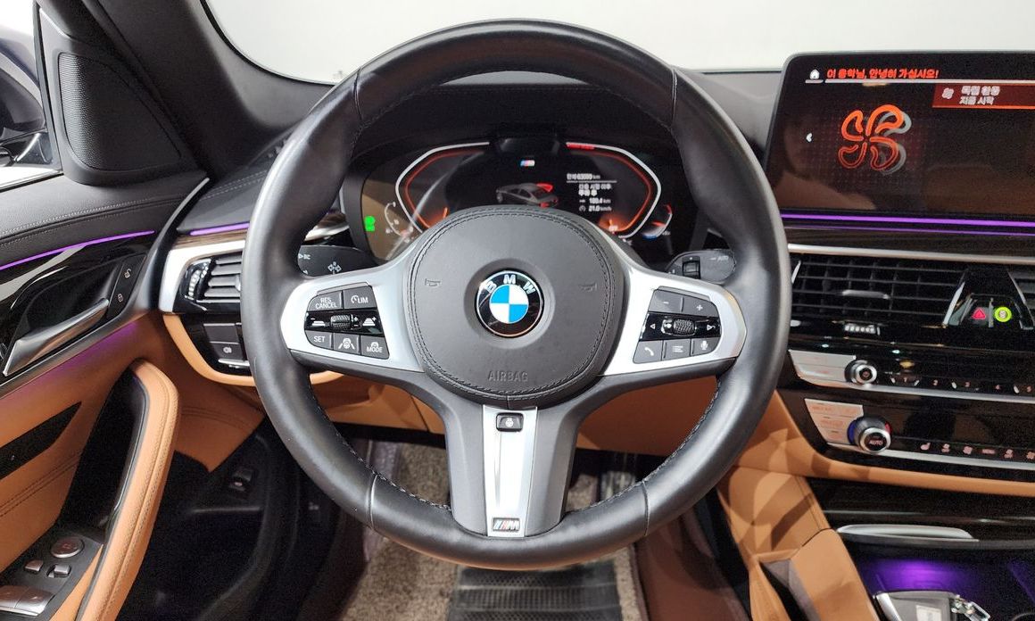 BMW 5-Series 2021