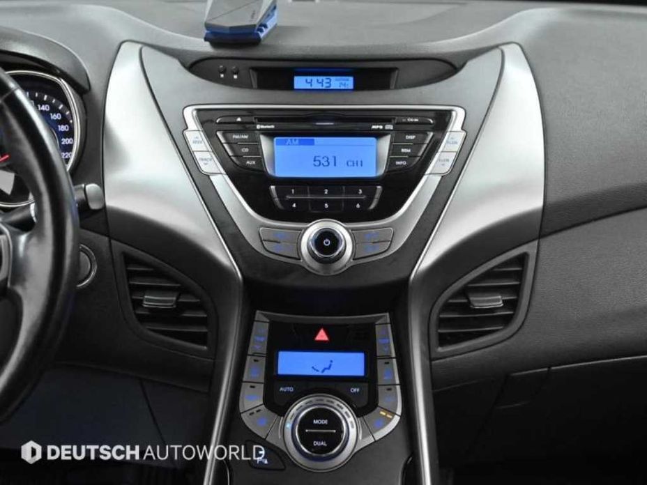 Hyundai AVANTE 2013