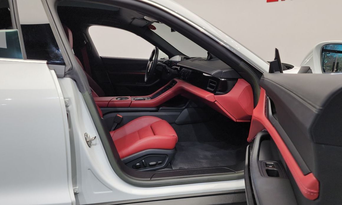 Porsche Taycan 2023