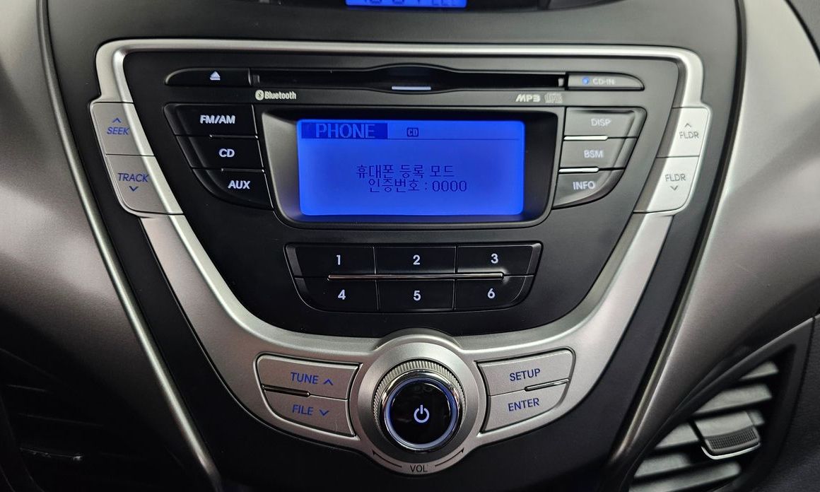Hyundai AVANTE 2012