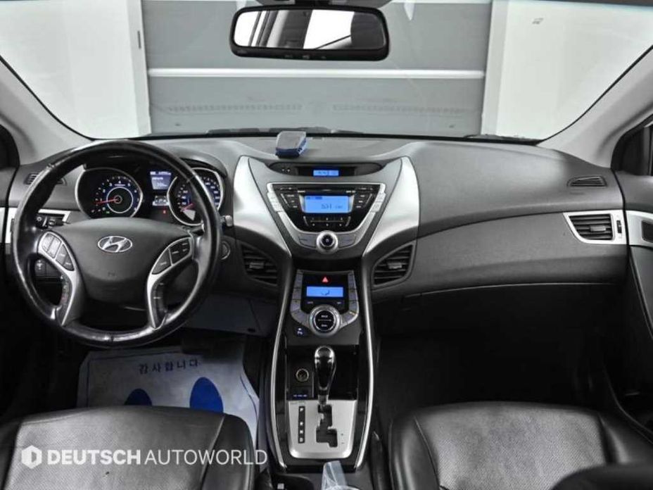 Hyundai AVANTE 2013