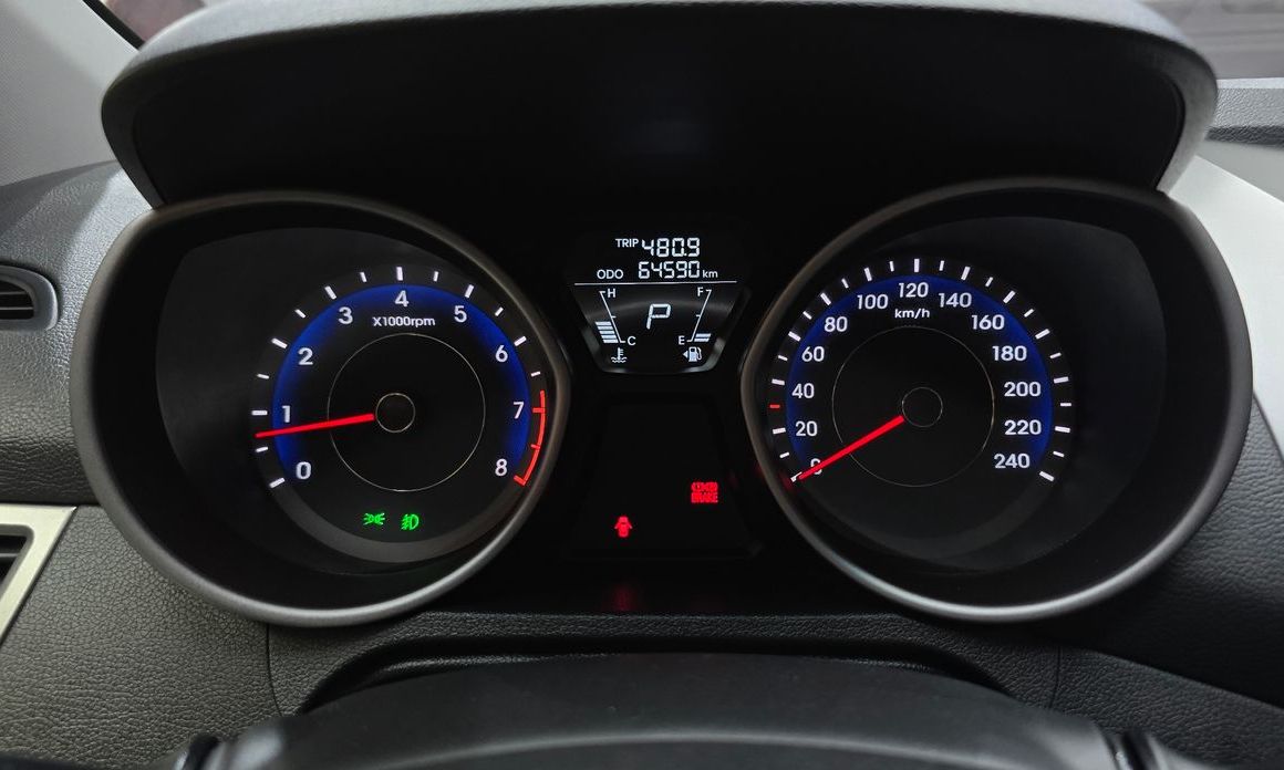 Hyundai AVANTE 2013