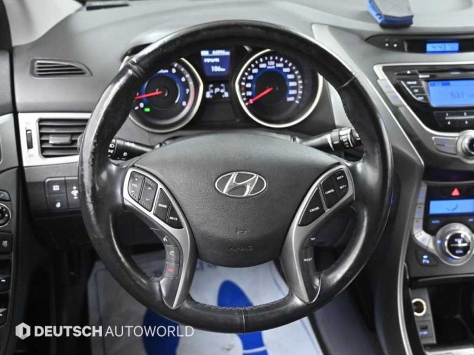 Hyundai AVANTE 2013