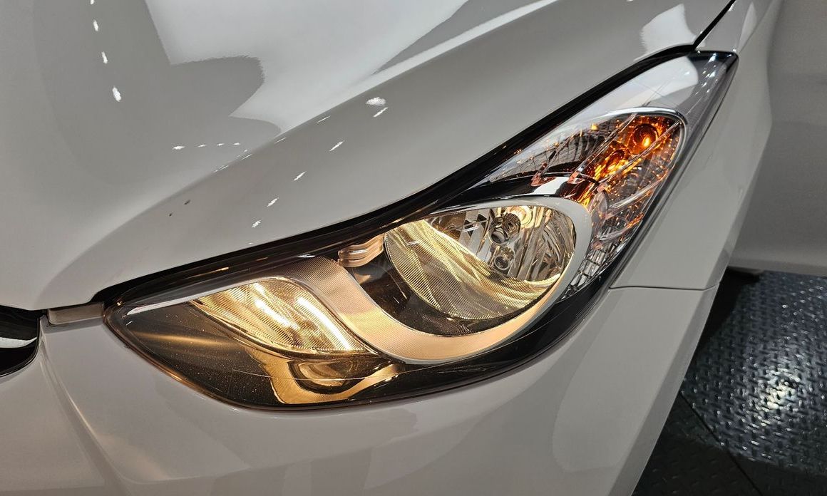 Hyundai AVANTE 2012